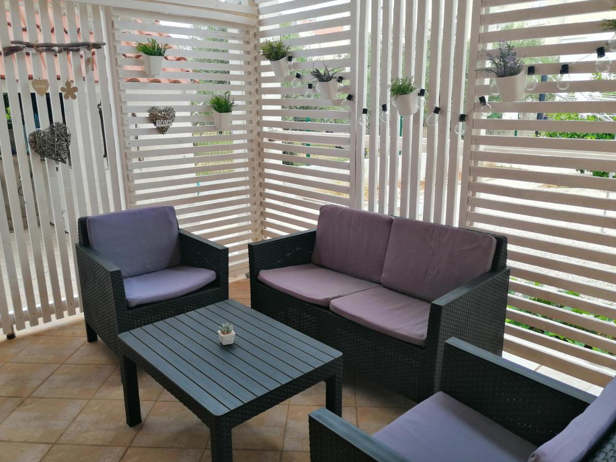 Apartman Mira Zaboric Εξωτερικό φωτογραφία
